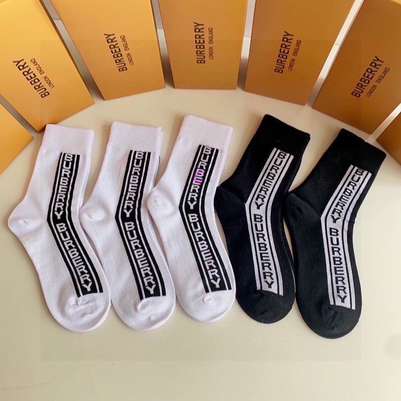 Burberry socks (2)